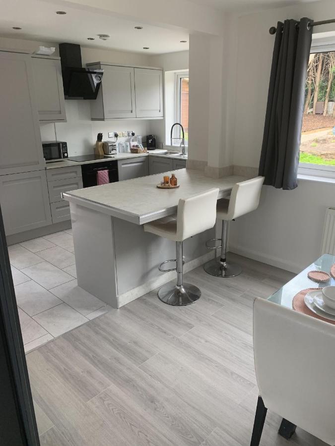 Crowthorne House, Beautiful 3 Bedroom Home For Upto 8 Guests, With Sofa Bed Cul-De-Sac With Private Driveway Нотингам Екстериор снимка