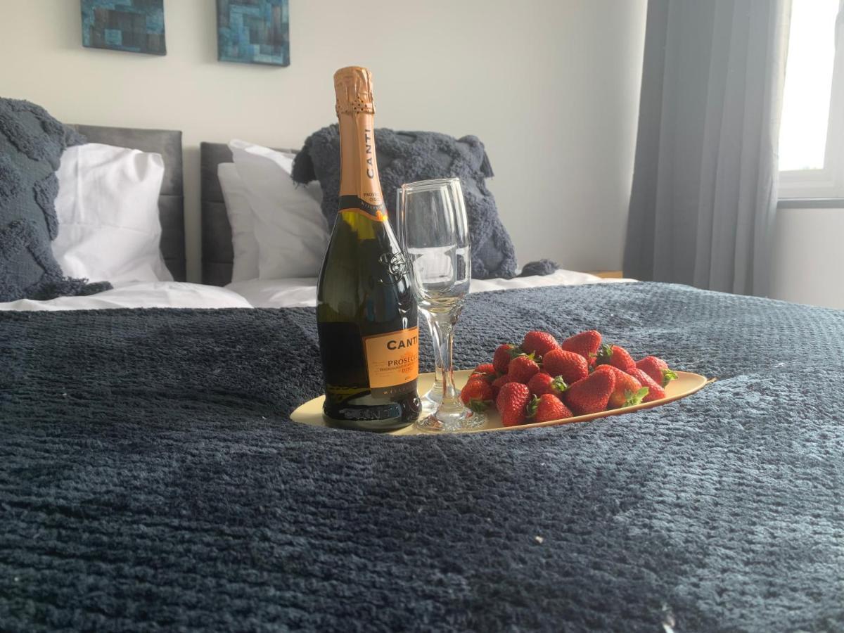 Crowthorne House, Beautiful 3 Bedroom Home For Upto 8 Guests, With Sofa Bed Cul-De-Sac With Private Driveway Нотингам Екстериор снимка