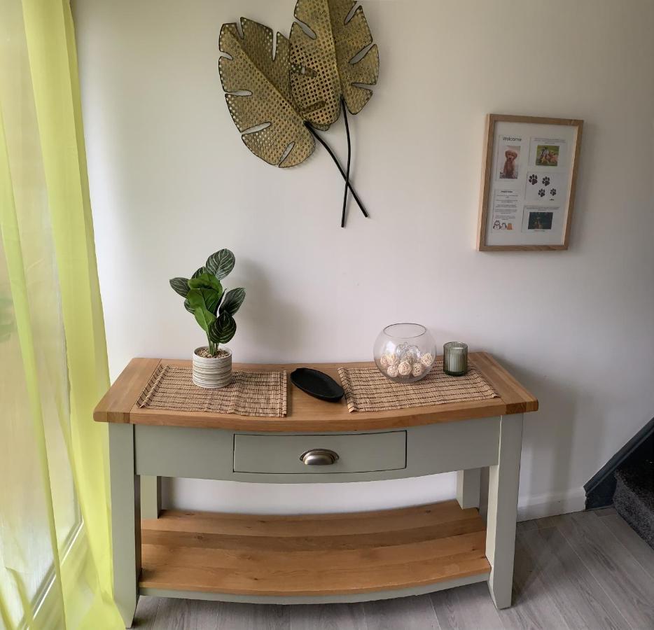 Crowthorne House, Beautiful 3 Bedroom Home For Upto 8 Guests, With Sofa Bed Cul-De-Sac With Private Driveway Нотингам Екстериор снимка