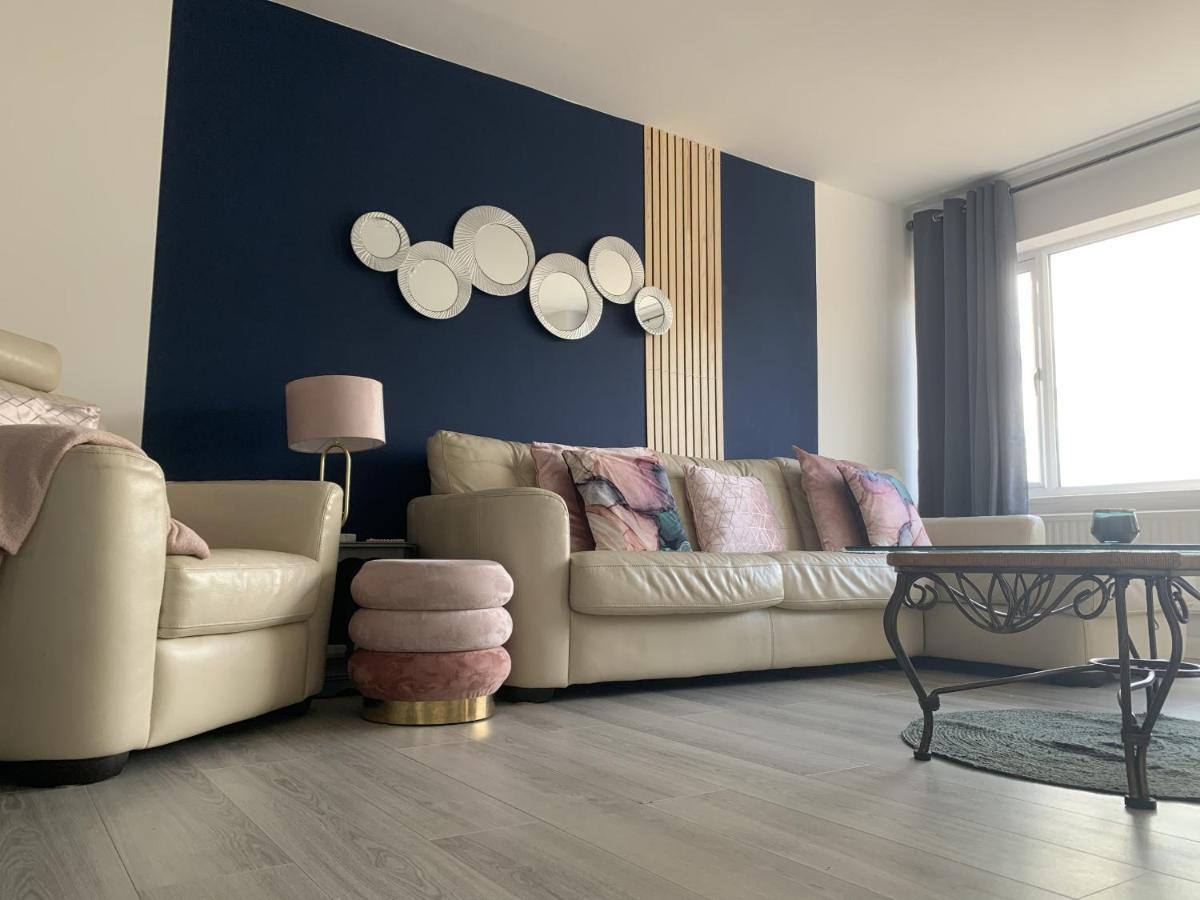 Crowthorne House, Beautiful 3 Bedroom Home For Upto 8 Guests, With Sofa Bed Cul-De-Sac With Private Driveway Нотингам Екстериор снимка