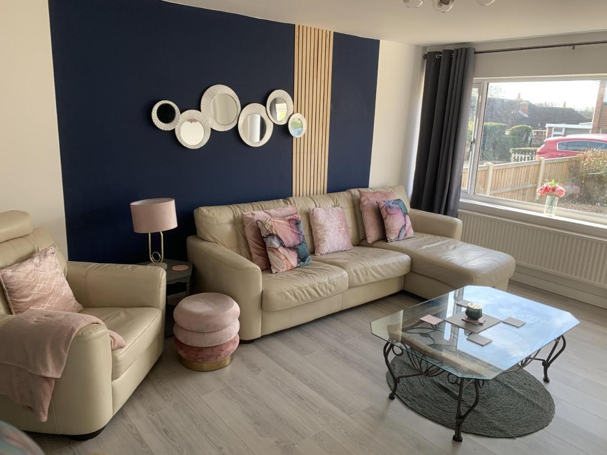 Crowthorne House, Beautiful 3 Bedroom Home For Upto 8 Guests, With Sofa Bed Cul-De-Sac With Private Driveway Нотингам Екстериор снимка